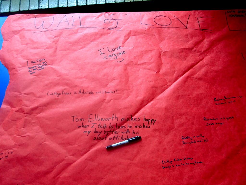 Alice+Elliotts+Wall+of+Love+Brings+Community+Students+Together