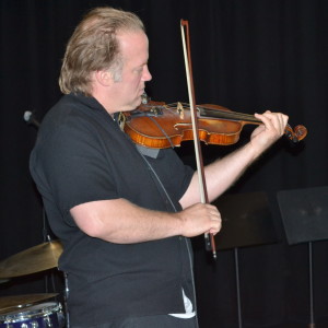 Christian Howes, a Jazz Violinist, Visits CHS