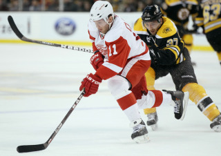 Red Wings Thrash Bruins