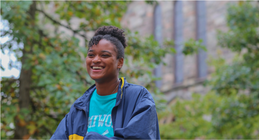 Leah Eddins walks
to Kerrytown. Eddins
has been excited
to connect with her
peers again. “I’m trying to get back into
the social aspect
[of school],” Eddins
said. 
