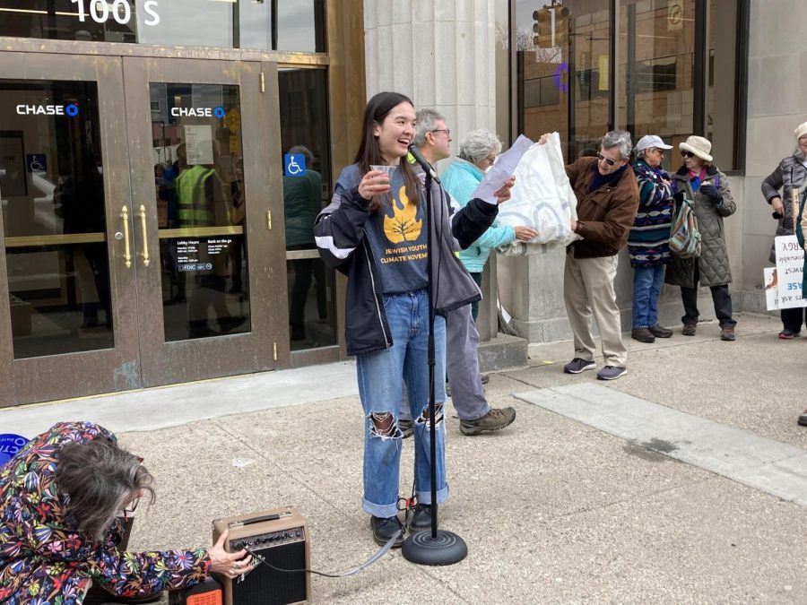 Sofi+Maranda+speaks+at+an+event+for+the+Jewish+Youth+Climate+Movement.+Maranda+first+began+her+journey+as+a+climate+activist+in+the+Green+Team%2C+a+club+at+her+school.+%E2%80%9CWhen+I+was+in+fourth+grade%2C+I+learned+about+microbeads%2C+plastics+and+pollution+in+the+ocean%2C+which+opened+my+eyes+to+climate+activism+and+being+involved+in+it%2C%E2%80%9D+Maranda+said.+%E2%80%9CThats+when+I+joined+the+green+team+at+my+school+and+%5Bstarted%5D+seeing+what+our+reality+already+looks+like+and+then+what+it+could+be+like.%E2%80%9D%0A
