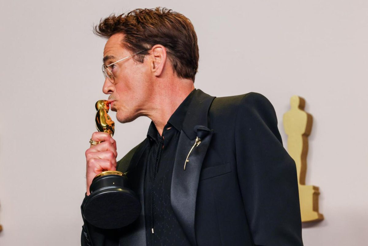 Robert Downey Jr., winner of the best supporting actor award for Oppenheimer, poses in the deadline room during the 96th Academy Awards at the Dolby Theatre in Los Angeles on March 10, 2024. (Dania Maxwell/Los Angeles Times/TNS)