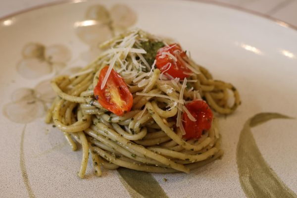 Community Craves: Pesto Pasta and Roasted Tomatoes