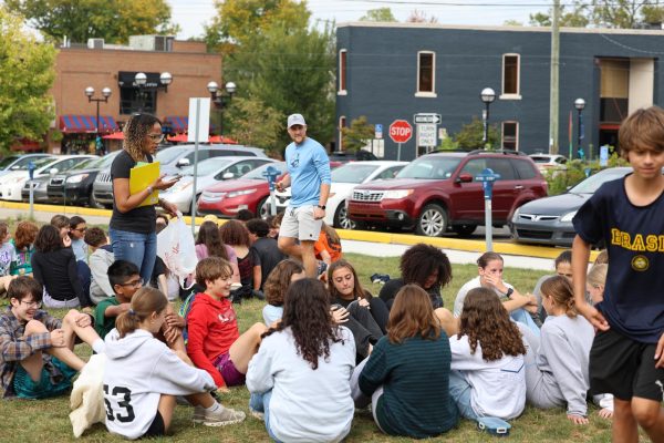 The Johnson Forum is deeply concentrated on finishing the last task of Fall Forum Field Day.