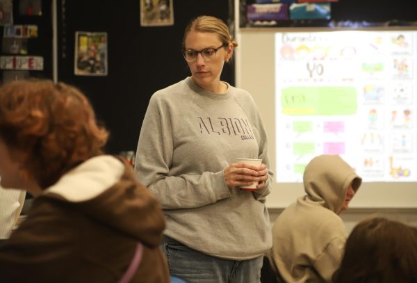 Mrs. Shaw stands teaching her new Spanish class at CHS. 
